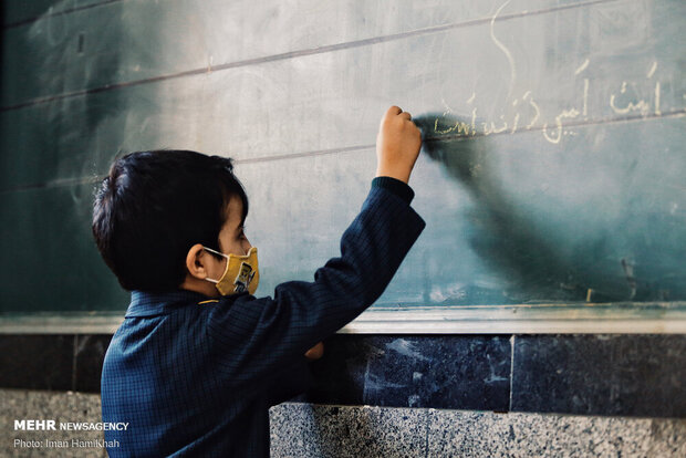 مدارس کردستان دوشنبه با ۲ ساعت تأخیر آغاز می شود 