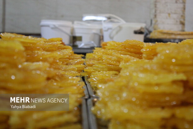 Zoolbia and Bamieh for Iftar in Kermanshah