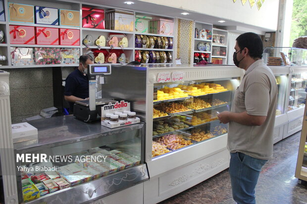 طعم شیرین افطاری ماه رمضان با «زولبیا و بامیه»