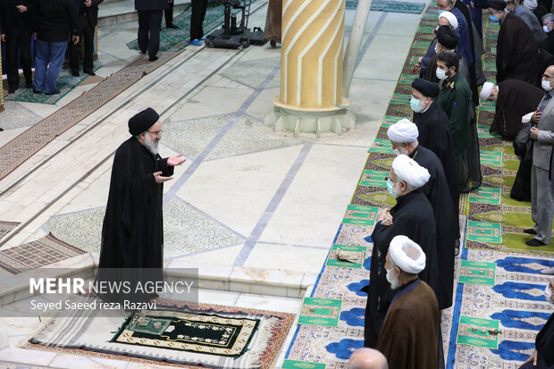Hoj. Khatami leads Friday prayers in Tehran University campus
