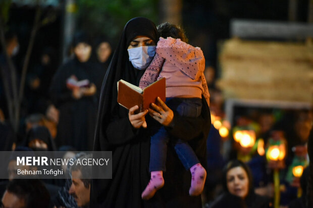 Tehraners observe night of Laylat al-Qadr in Behesht-e Zahra