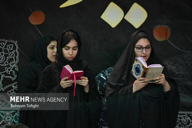 Tehraners observe night of Laylat al-Qadr in Behesht-e Zahra