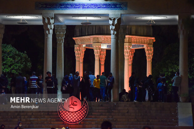 مراسم احیای شب ۲۱ماه مبارک رمضان در حافظیه شیراز
