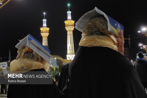 İmam Rıza'nın (a.s) kutsal türbesinde Kadir Gecesi merasimi