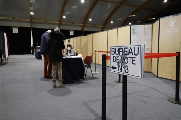 دور دوم انتخابات ریاست جمهوری در فرانسه آغاز شد