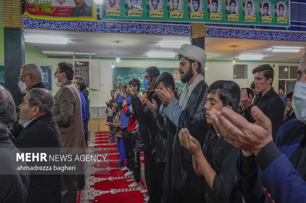 طبخ و توزیع غذای نذری در روستای ارجنک