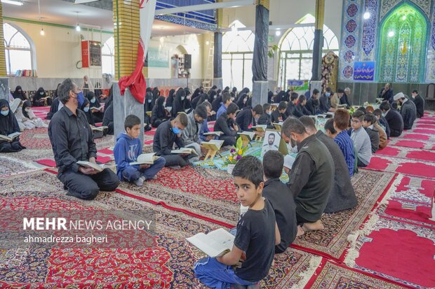 طبخ و توزیع غذای نذری در روستای ارجنک