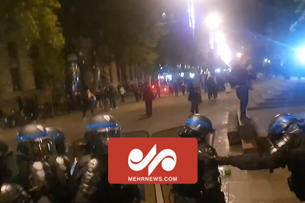 درگیری شدید پلیس با مخالفان مکرون در میدان جمهوری پاریس