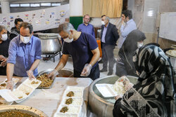 راه‌اندازی آشپزخانه ستاد اجرایی در منطقه زلزله زده هرمزگان