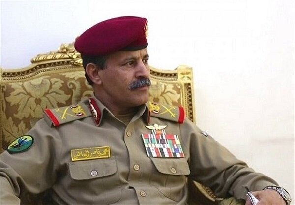 وزير الدفاع اليمني يتوعد الأمريكي ويؤكد أن الرد سيكون قاسيا