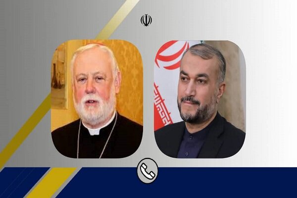 Iran, Vatican FMs discuss Palestine, relations over phone