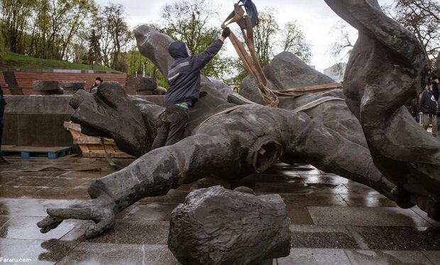 تخریب بنای تاریخی نماد دوستی روسیه و اوکراین