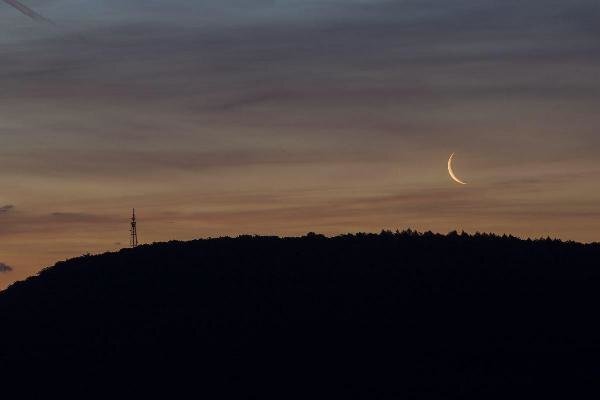 هلال ماه شوال غروب دوشنبه قابل رؤیت است/۳۰ روزه شدن ماه رمضان
