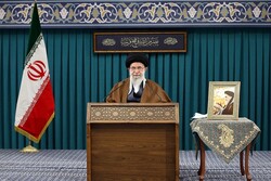الامام الخامنئي: كلُّ شيءٍ يُنبِّئُ بمعادلةٍ جديدة لفلسطين في يومِها وغدِها