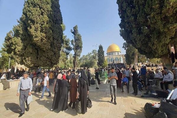 Palestinians gather in Al Aqsa mosque on Quds Day (+VIDEO)