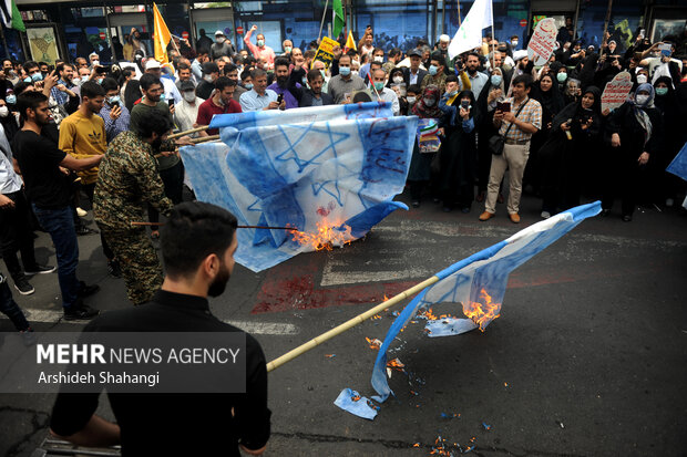 راهپیمایی روز جهانی قدس با حضور پرشور مردم در تهران برگزار شد