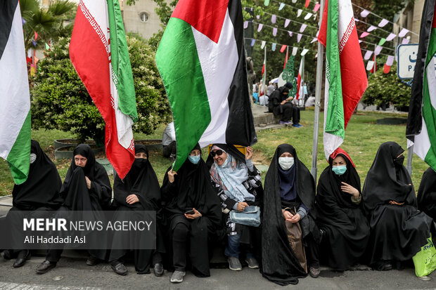 راهپیمایی روز جهانی <a href='https://sayeb.ir/tag/%d9%82%d8%af%d8%b3'>قدس</a> در <a href='https://sayeb.ir/tag/%d8%aa%d9%87%d8%b1%d8%a7%d9%86'>تهران</a> و همزمان در سراسر کشور در <a href='https://sayeb.ir/tag/%d8%aa%d9%87%d8%b1%d8%a7%d9%86'>تهران</a> برگزار شد