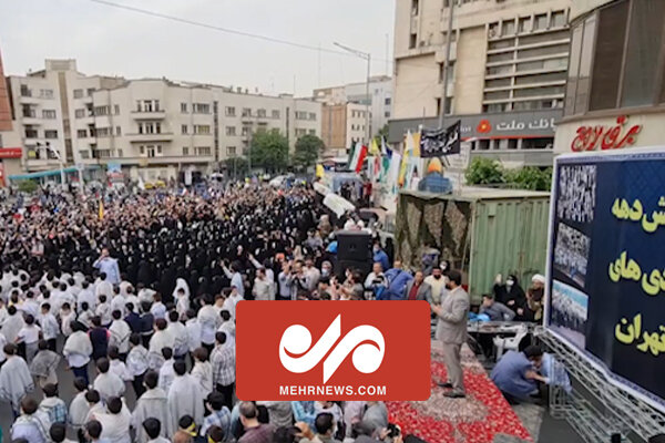 اجرای سرود سلام فرمانده در راهپیمایی روز قدس میدان فردوسی تهران 
