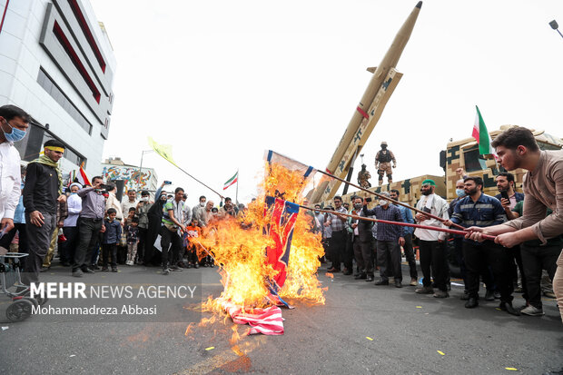 راهپیمایی روز جهانی قدس در تهران صبح جمعه ۹ اردیبهشت ۱۴۰۱ با حضور گسترده مردم برگزار شد