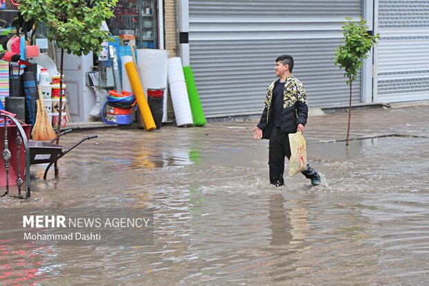 آب گرفتگی معابر در اردبیل