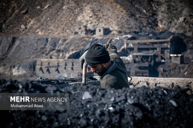 معدنکاران  کارگرانی با دستان سیاه و دل هایی سفید