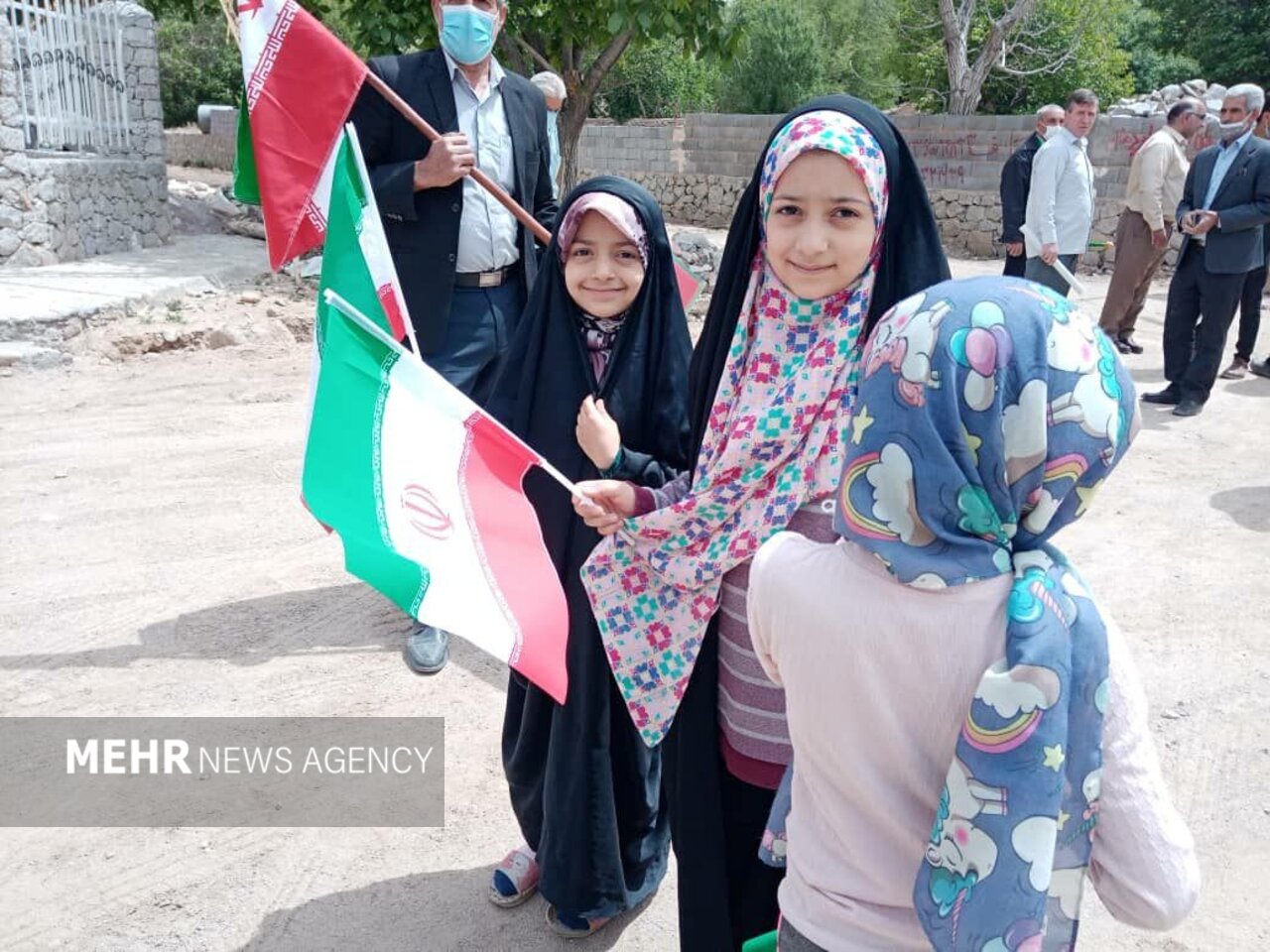 مردم روستای «منشاد» برای حمایت از مردم فلسطین راهپیمایی کردند