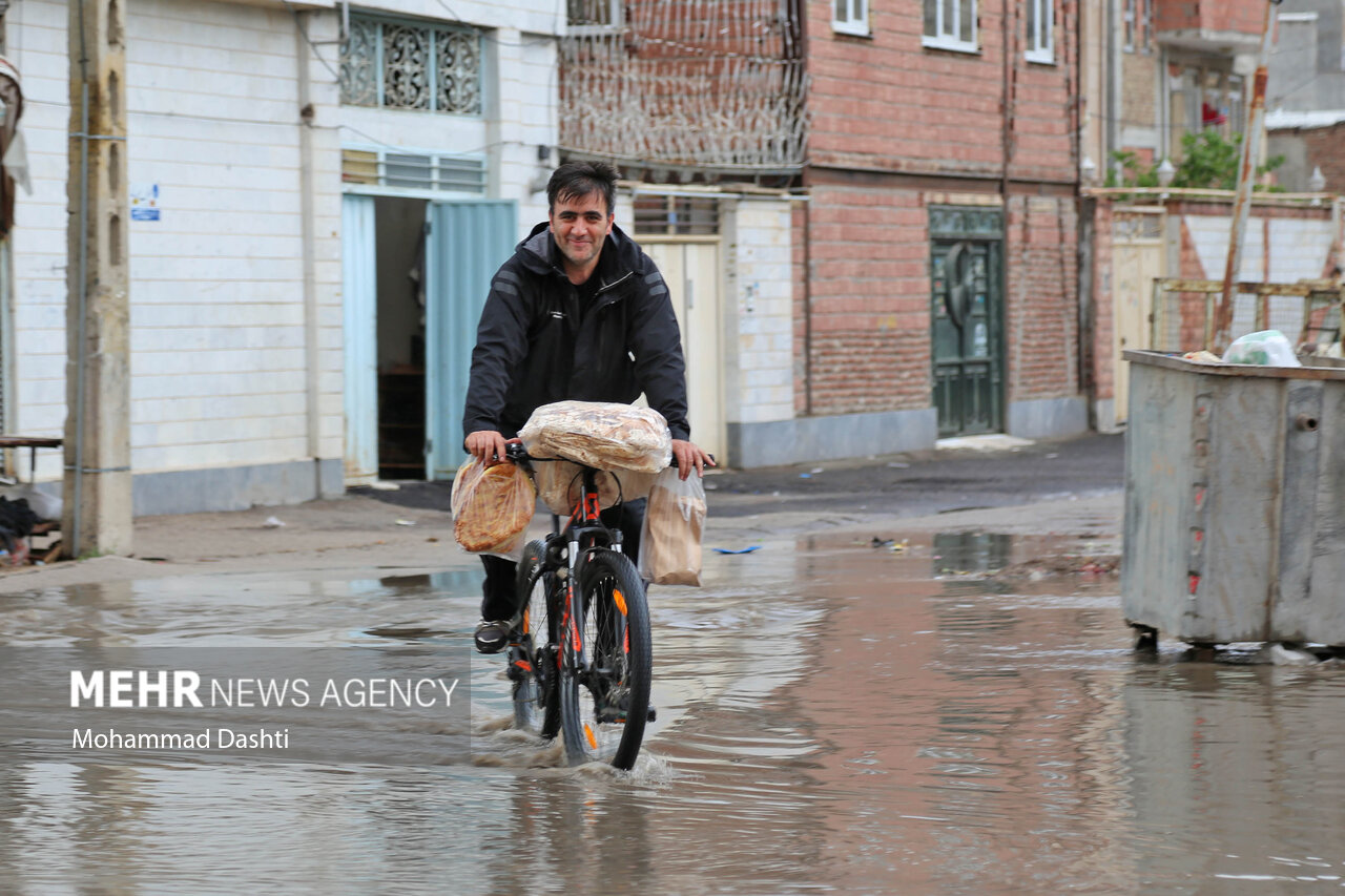وقوع سیلاب در بخش‌هایی از استان سمنان/ بارش ادامه دارد