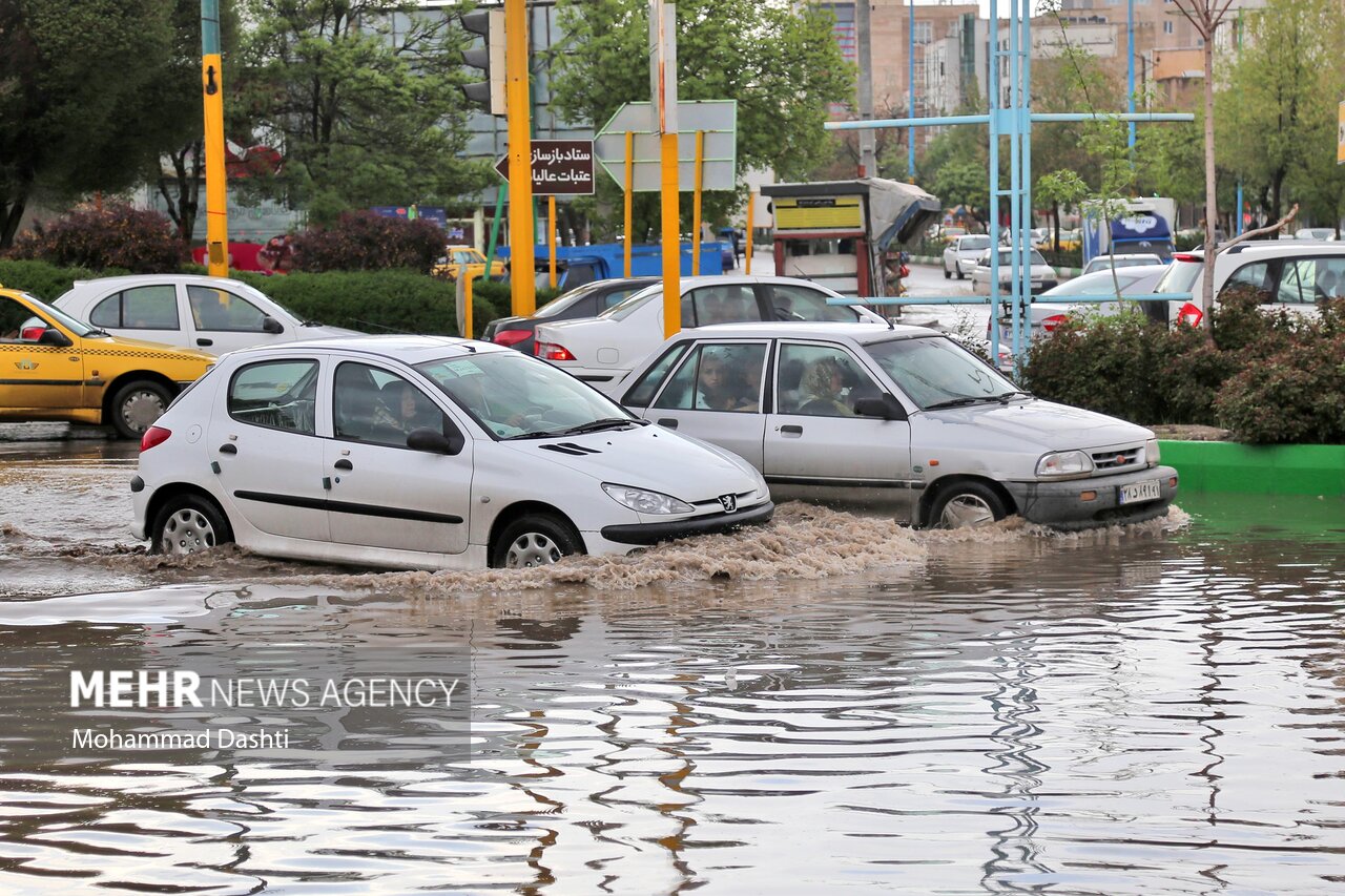 سیلاب در خیابان‌های یزد