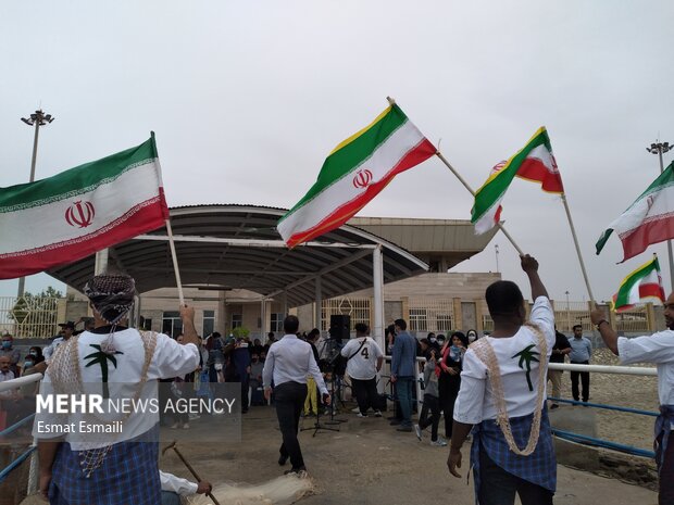 Iranians mark Persian Gulf National Day