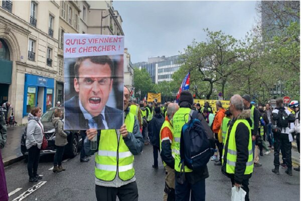تظاهرات اعتراضی جلیقه زردها در پاریس آغاز شد