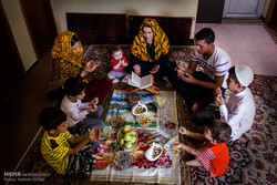 خوشه چینی از خوان الهی/ تراکمه با پخت «قوقون» به استقبال عید می روند