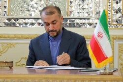 Iran FM condolences UAE gov., people over ruler passing away