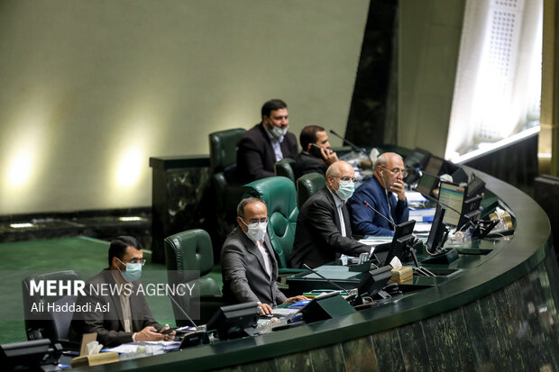 محمد باقر قالیباف رئیس مجلس شورای اسلامی در صحن علنی مجلس حضور دارد