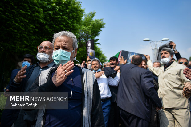 مراسم تشییع پیکر نادر طالب‌زاده صبح امروز یکشنبه ۱۱ اردیبهشت ۱۴۰۱ از مقابل مسجد بلال سازمان صدا و سیما برگزار شد