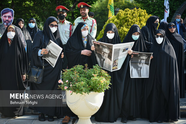 مراسم تشییع پیکر نادر طالب‌زاده صبح امروز یکشنبه ۱۱ اردیبهشت ۱۴۰۱ از مقابل مسجد بلال سازمان صدا و سیما برگزار شد