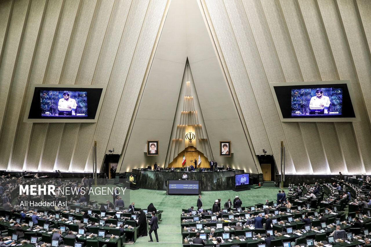 ممانعت از اجرای حقابه هیرمند نقض حقوق ملت ایران است