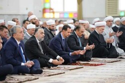 الرئيس الأسد يؤدي صلاة عيد الفطر السعيد في جامع الحسن بدمشق