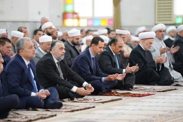 «بشار اسد» نماز عید فطر را در مسجد جامع «دمشق» اقامه کرد