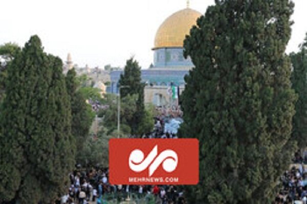 VIDEO: Palestinians performing prayers in Al-Aqsa Mosque