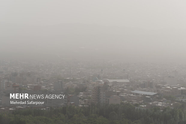 گرد و غبار استان زنجان را فرا می گیرد 