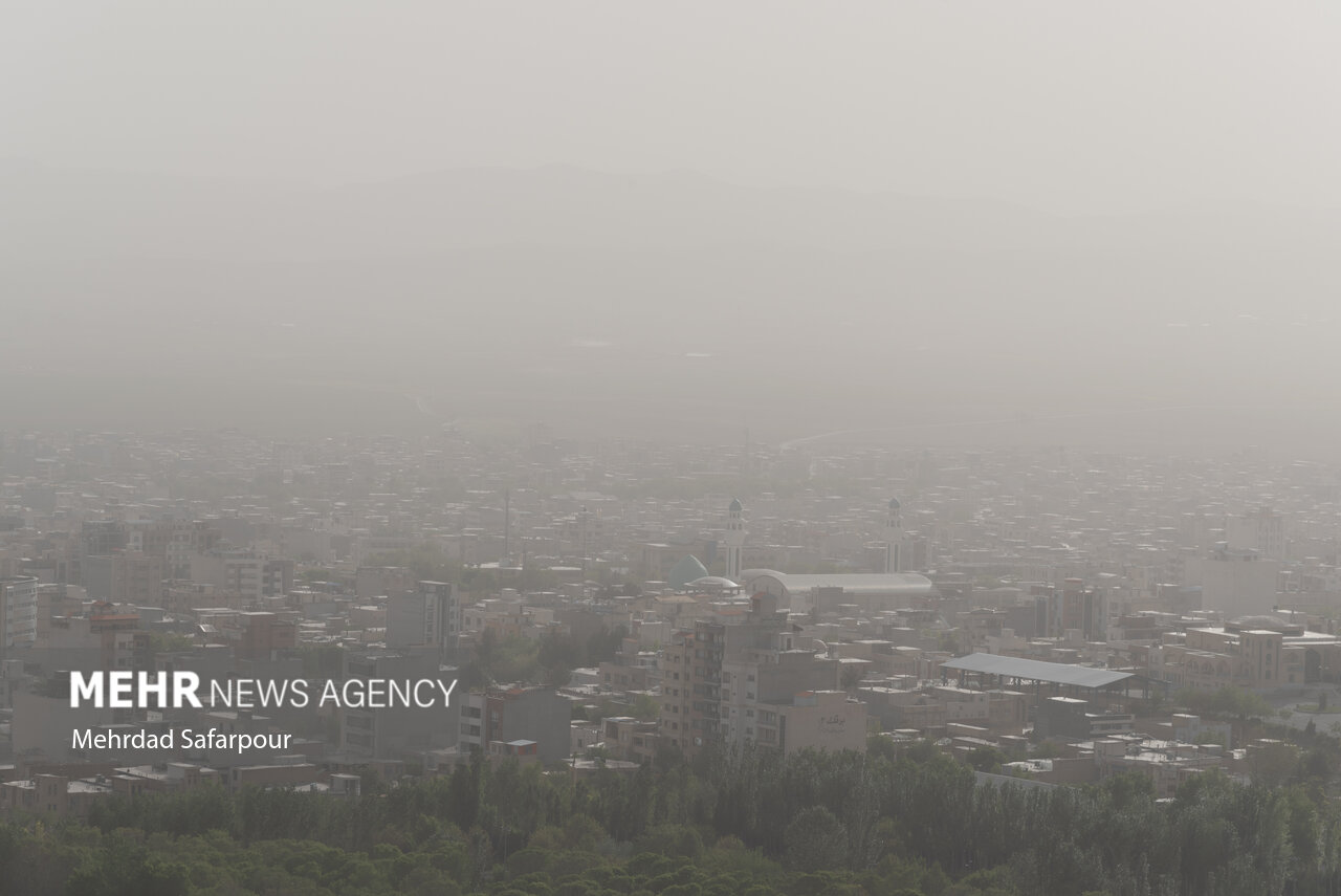 گرد و غبار استان زنجان را فرا می گیرد