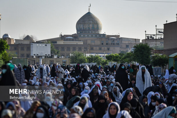 نماز عید سعید فطر در حرم عبدالعظیم حسنی(ع)