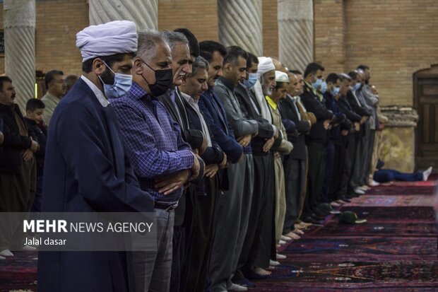 دەنگی "اللە اکبر" ئاسمانی ئێرانی گرتەوە/ خەڵک بەرەو مزگەوتەکان دەڕۆن