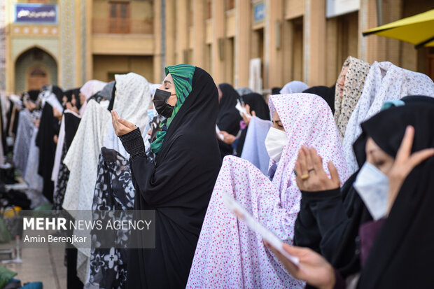 اقامه نماز عید سعید فطر در شیراز