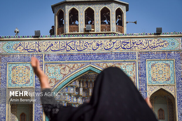 نماز با شکوه عید سعید فطر در حرم مطهر حضرت شاهچراغ(ع) برگزار شد