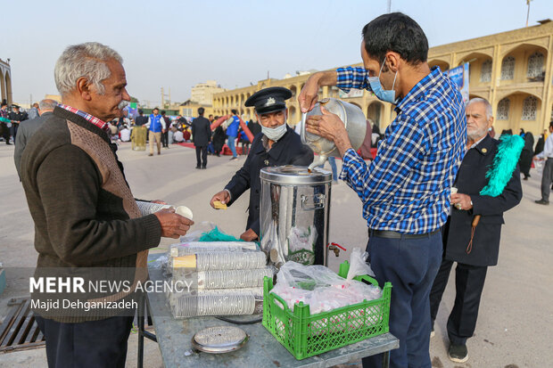 نماز عید سعید فطر در امامزاده سید جعفر محمد(ع) یزد