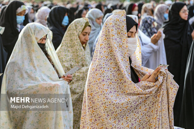 نماز عید سعید فطر در امامزاده سید جعفر محمد(ع) یزد