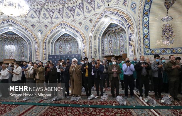 Muslims across Iran perform Eid al-Fitr prayer