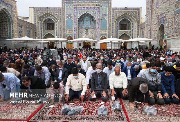 Muslims across Iran perform Eid al-Fitr prayer