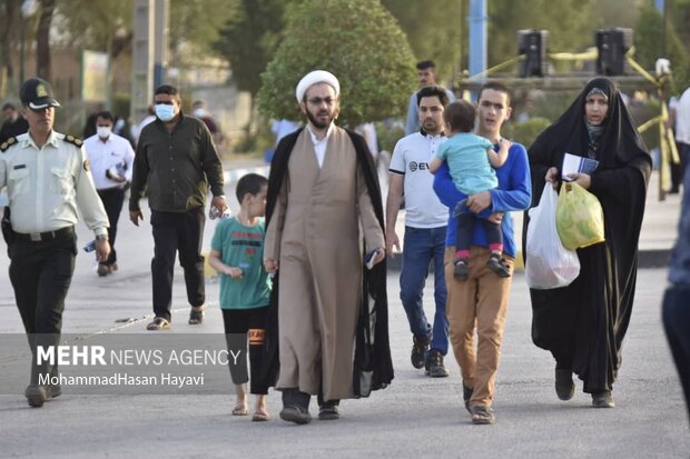 اقامه نماز عید فطر در آبادان